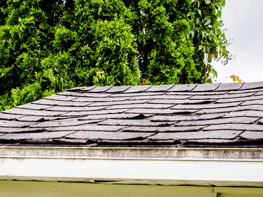 Is a Sagging Roof an Emergency?